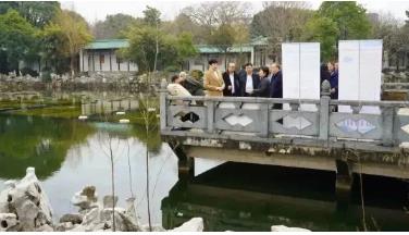 簡(jiǎn)訊｜江陰市副市長(zhǎng)金丹菁帶隊(duì)赴<a href=https://www.www.xiaomianmian.com target=_blank class=infotextkey><a href=https://www.www.xiaomianmian.com target=_blank class=infotextkey>雙良</a>環(huán)境</a>考察調(diào)研